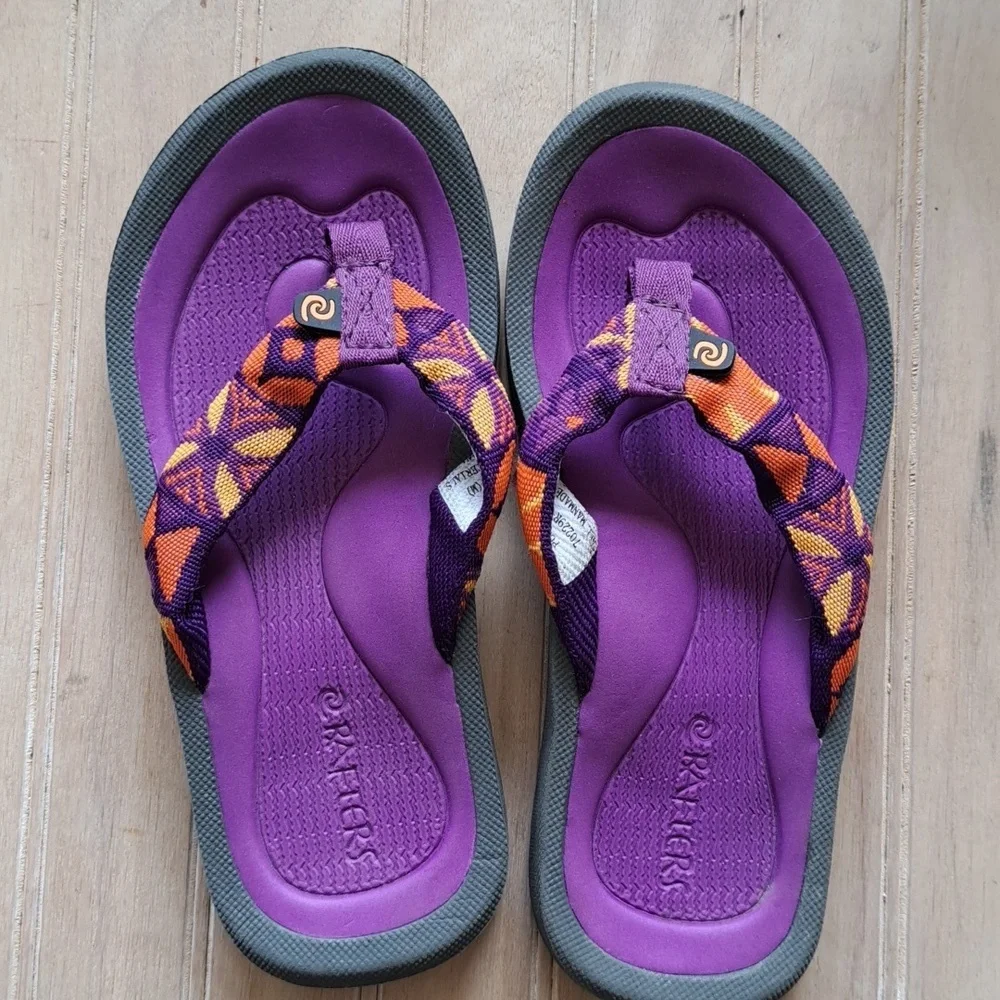 Rafters Kid’s Breeze Hawaiian Colorful Comfort Lightweight Beach Flip Flops